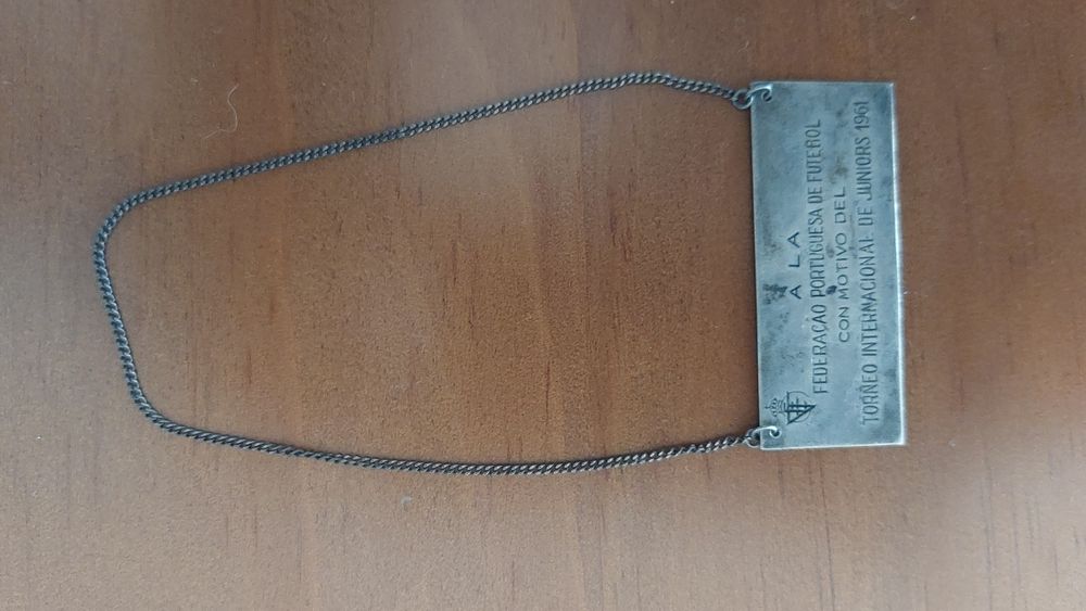 Placa comemorativa de prata torneio futebol 1961