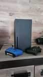 Xbox Series X 1TB + 2 pady