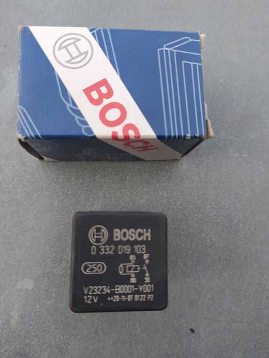 Реле пливного насоса ауді а8 д2 3.3 тді