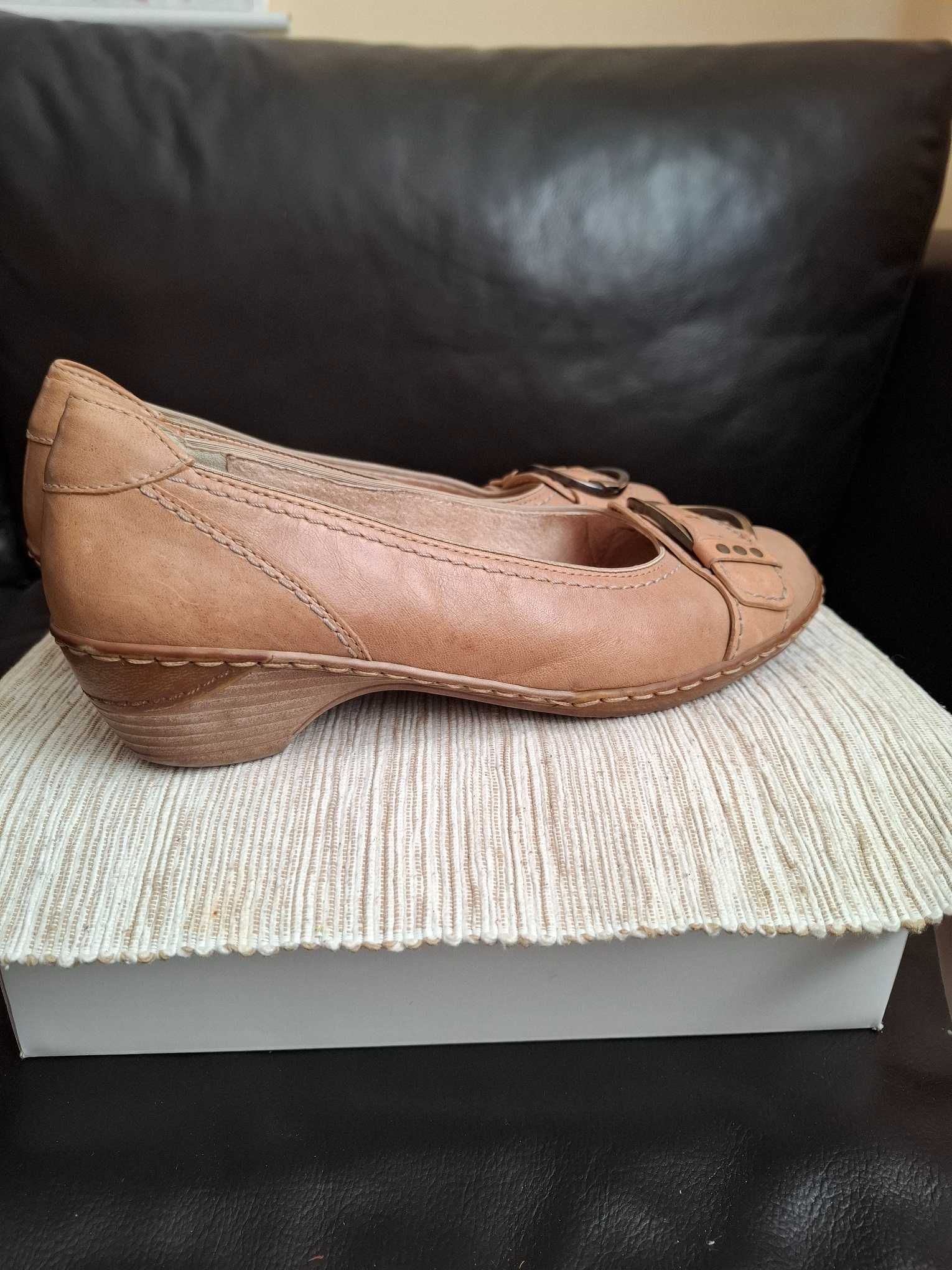 Buty beżowe czółenka skóra jak nowe medicus z klamerką rozmiar 39