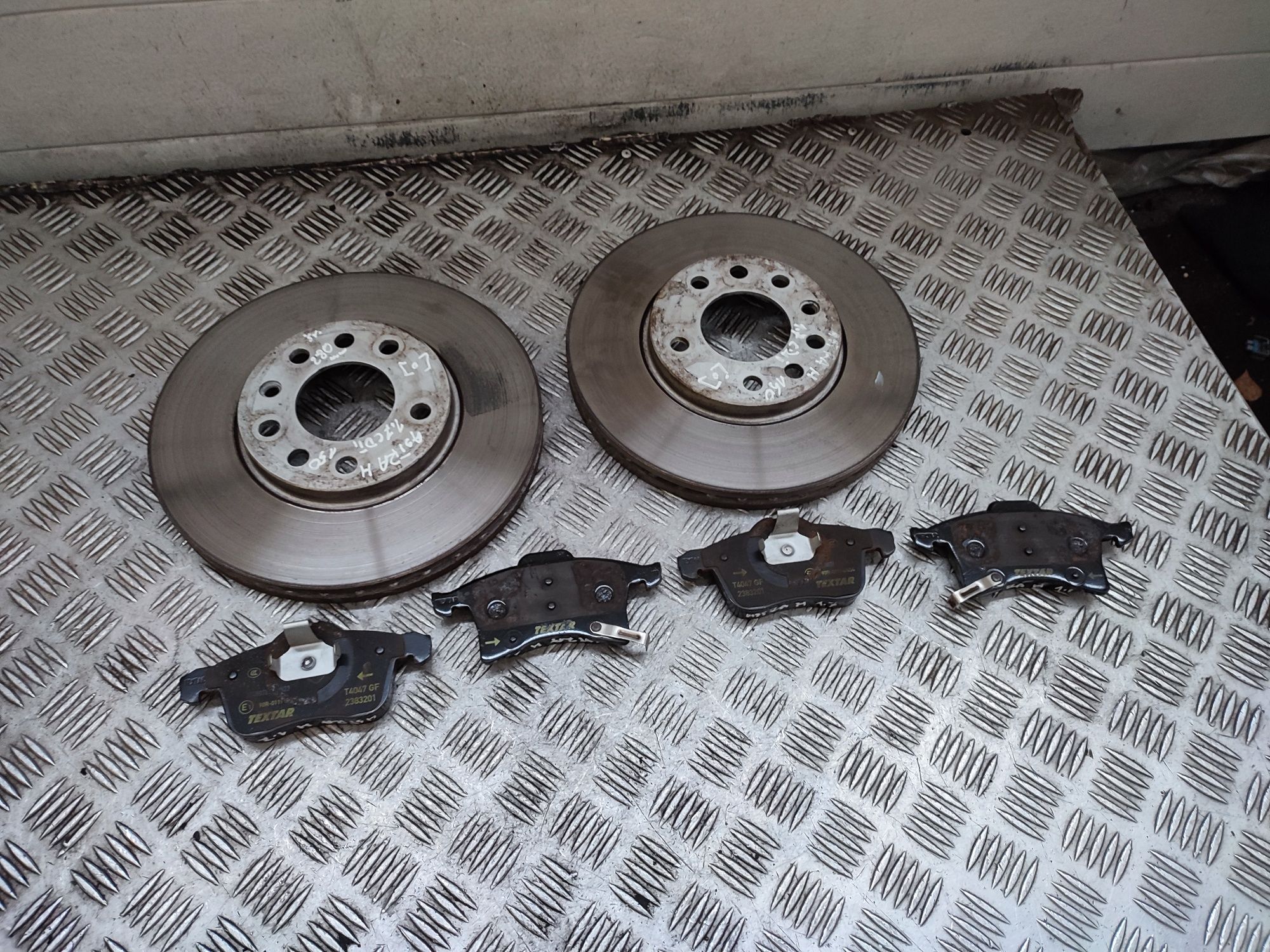 Opel Astra III H 1.7 CDTI tarcze hamulcowe klocki przód textar