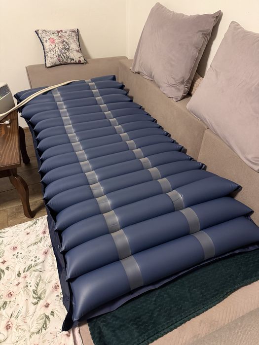 Materac przeciwodleżynowy Revita + pompa Dynabest