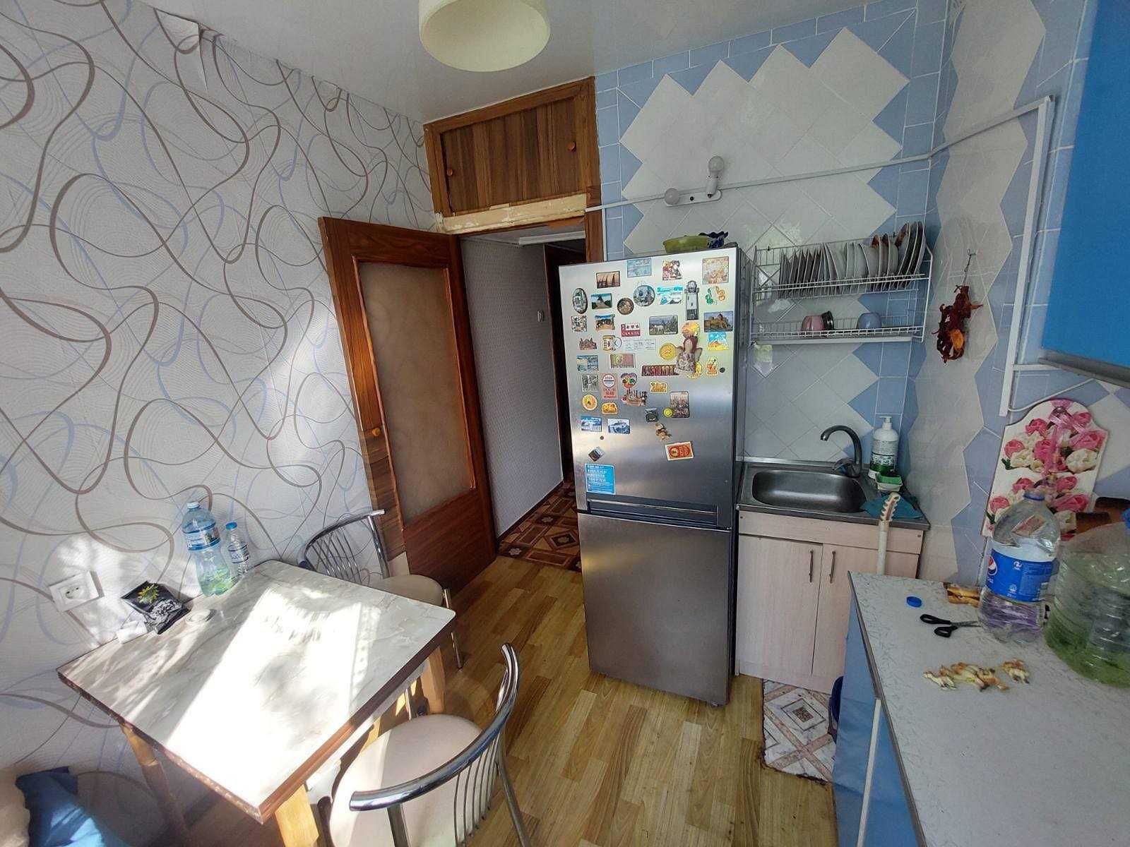 Продам двокімнатну квартиру на Кримському бульварі