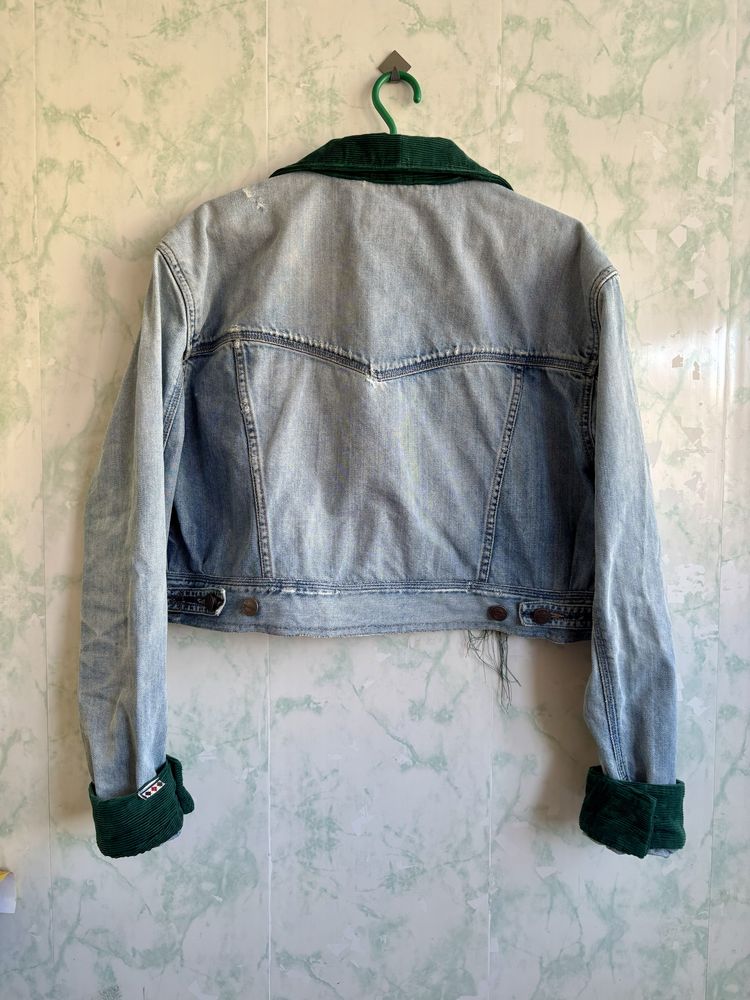 Укорочена джинсова куртка , джинсовка Wrangler
