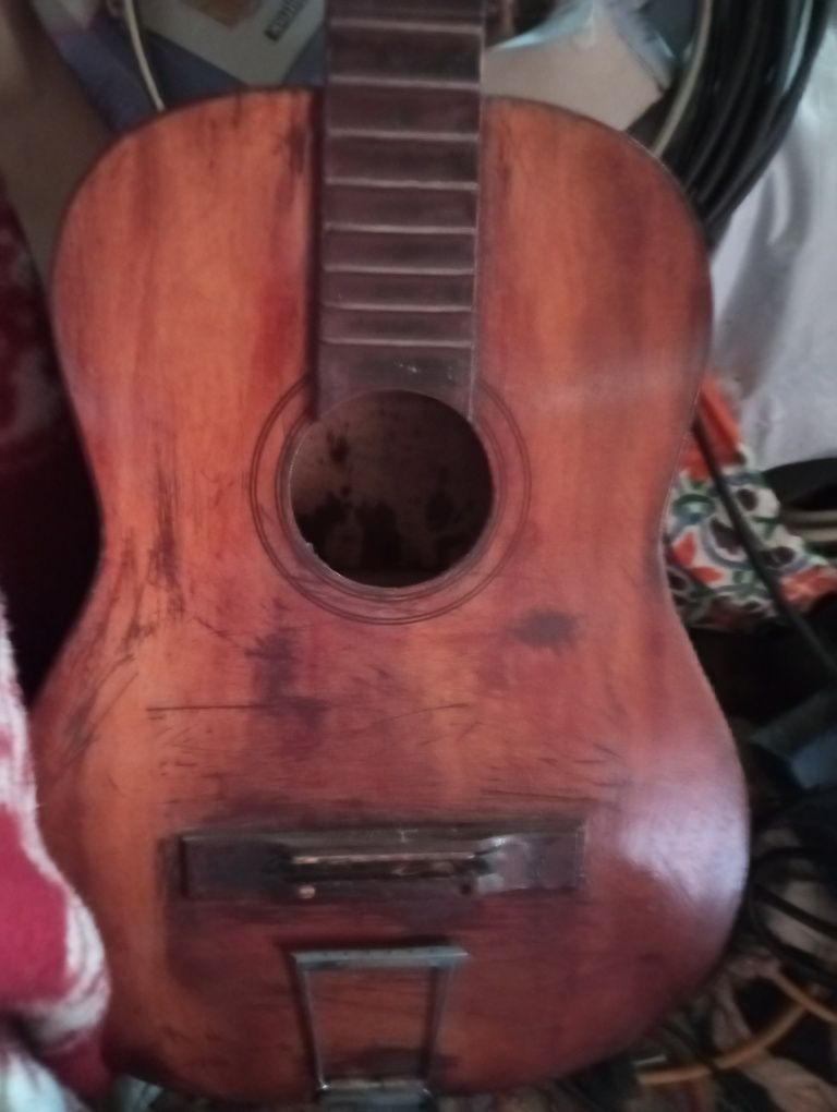 Guitarra clássica antiga