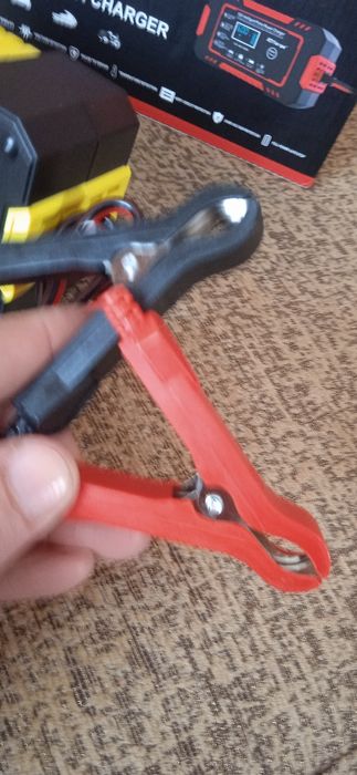 Автоматичний зарядний пристрій для авто!