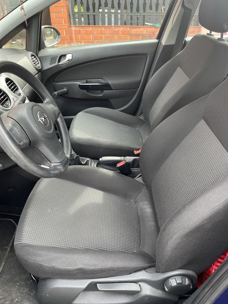 Opel Corsa  D 2012r. krajowa