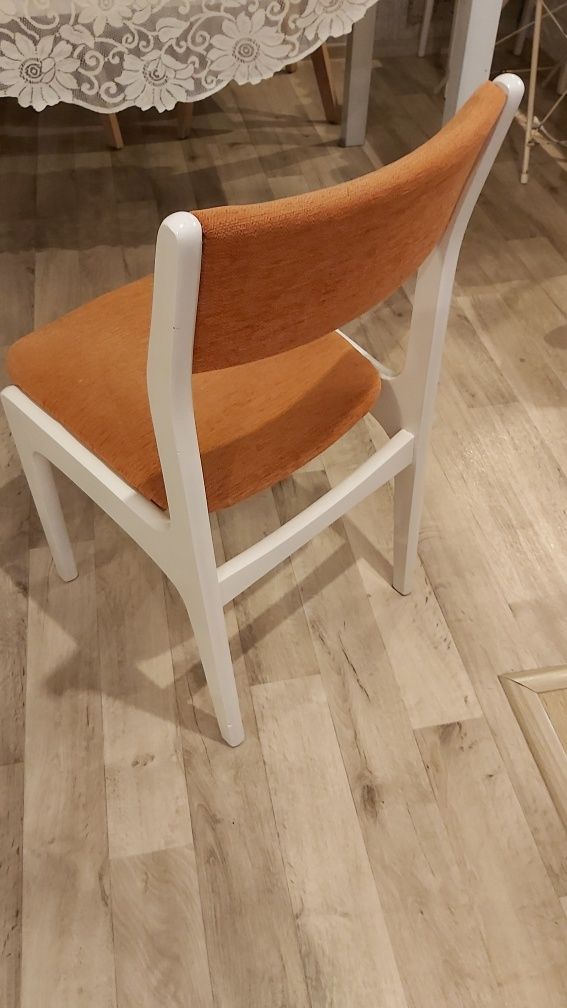 Krzesła 4 szt + 1 gratis