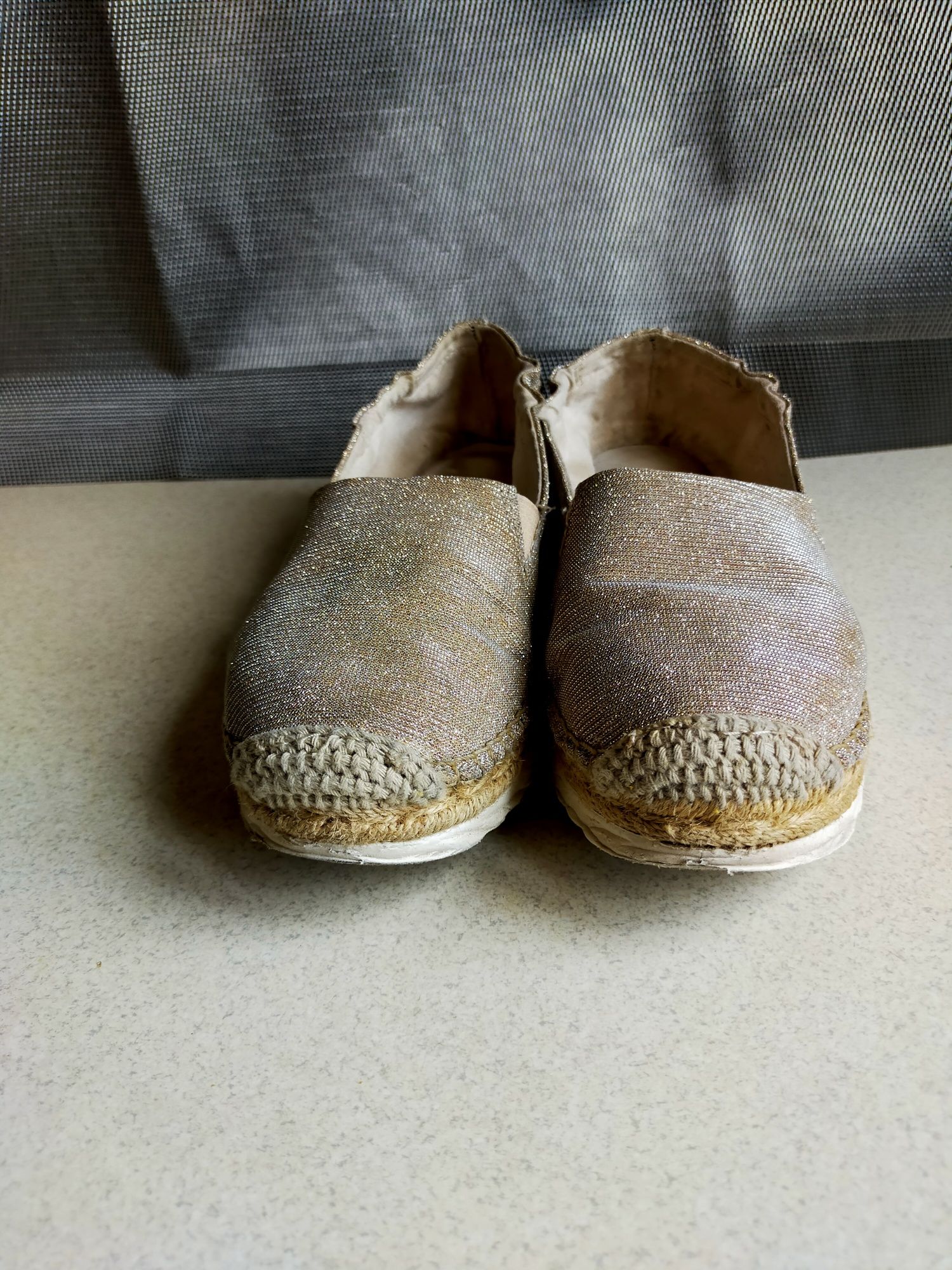 Buty espadryle Bugatti złote 38