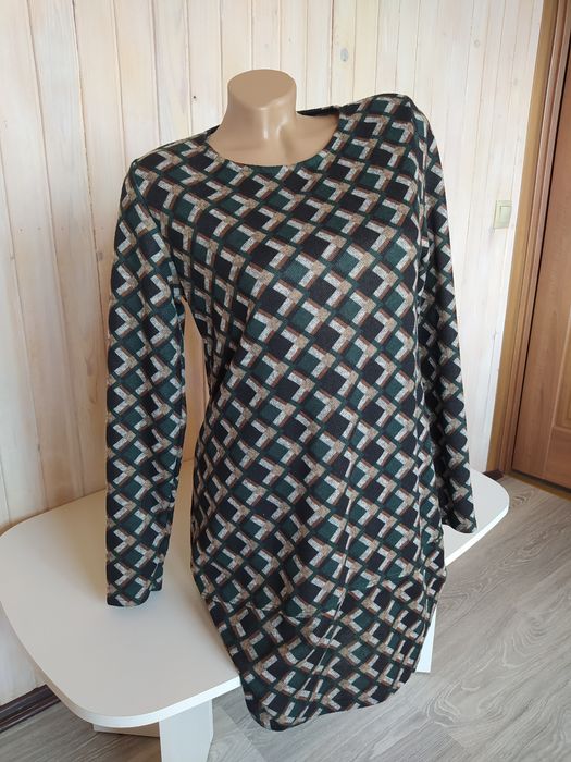 Жіноча сукня (заміри в описі)