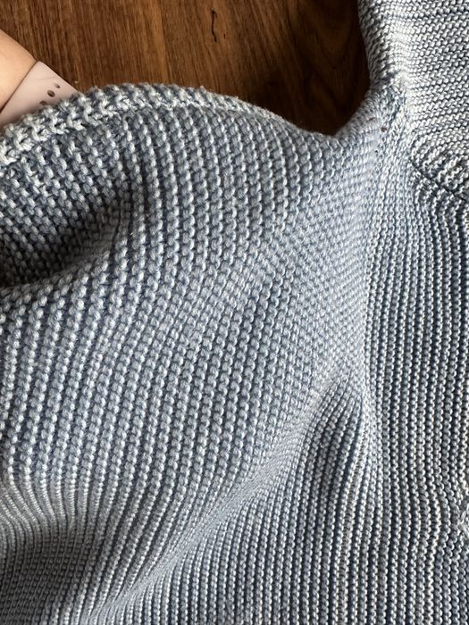 Laura Kent niebieski sweter babyblue