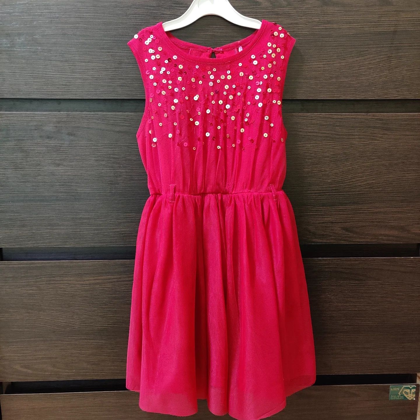 Святкова червона сукня (5-6 років)