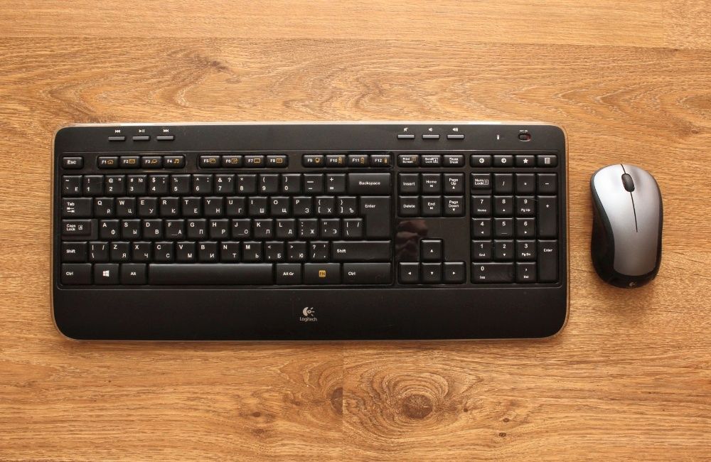 Комплект клавиатура и мышь Logitech Wireless Combo MK520 Black USB