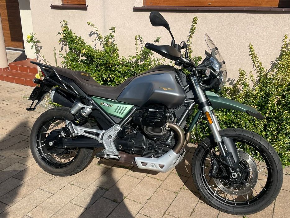Moto Guzzi V85 TT 2022, przebieg 10870