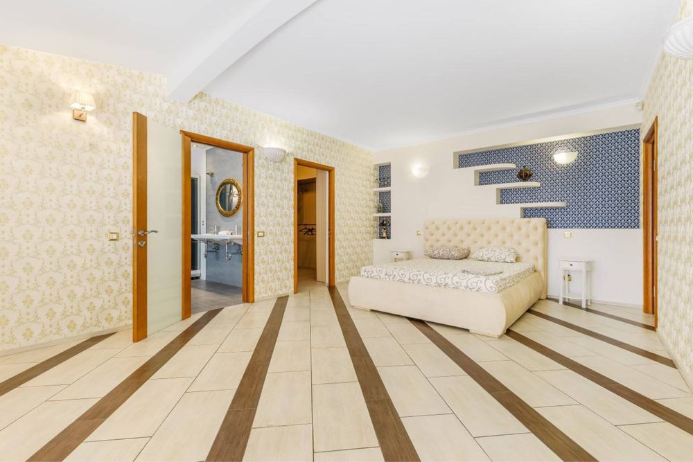 Дерибасовская 17.Центр.Посуточно.От хозяина.