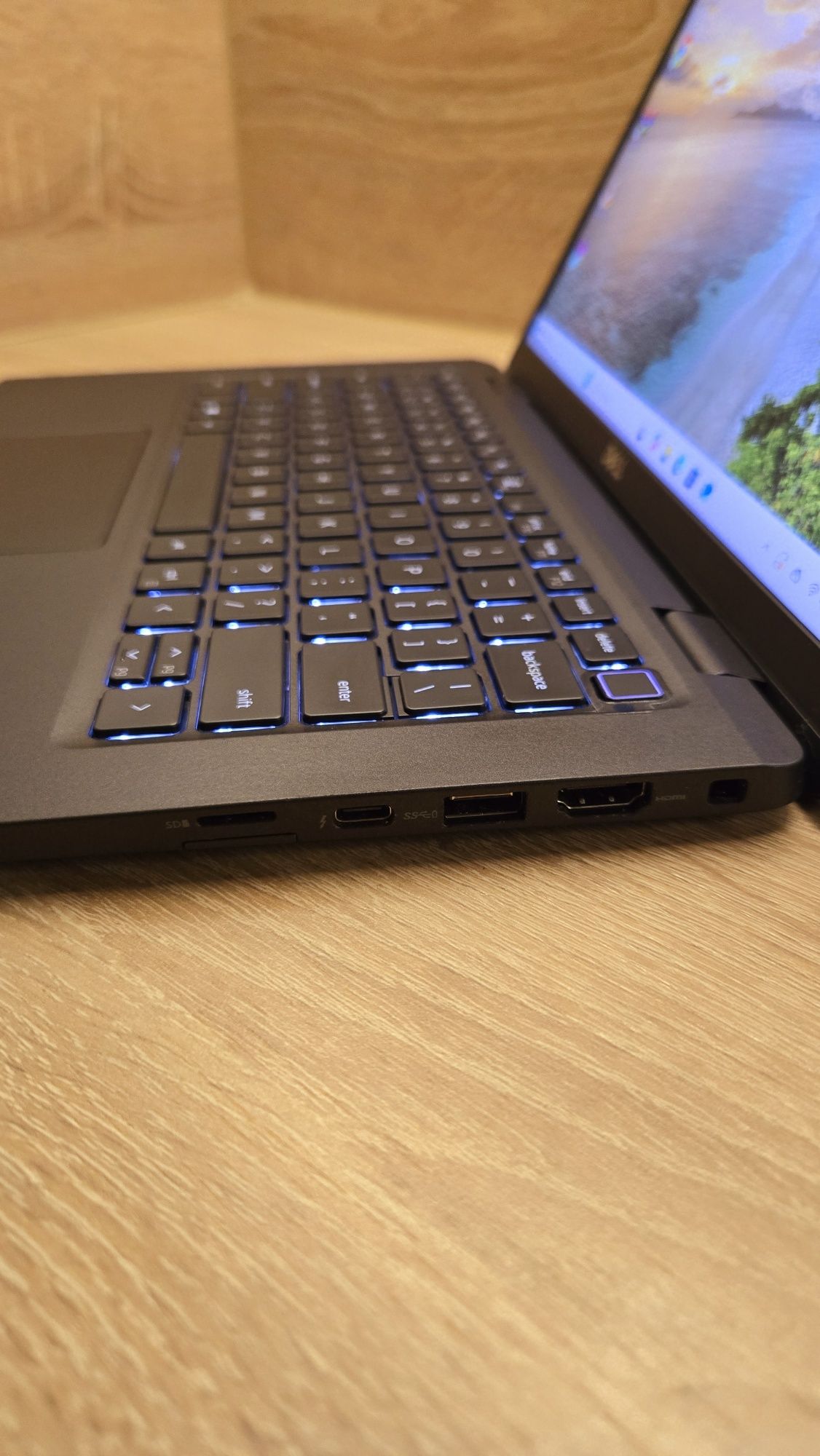 Laptop Dell Latitude i7-1185G7 16GB DDR4 Iris Xe 256GB SSD M.2 Win11P