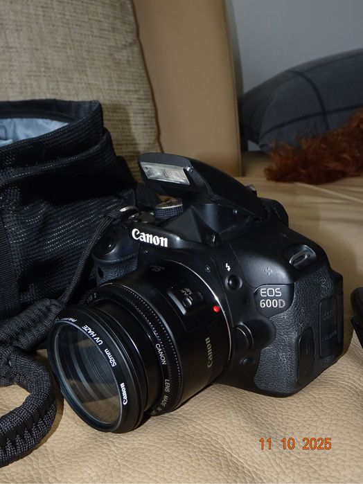 Canon EOS 600D + набір для фотографа