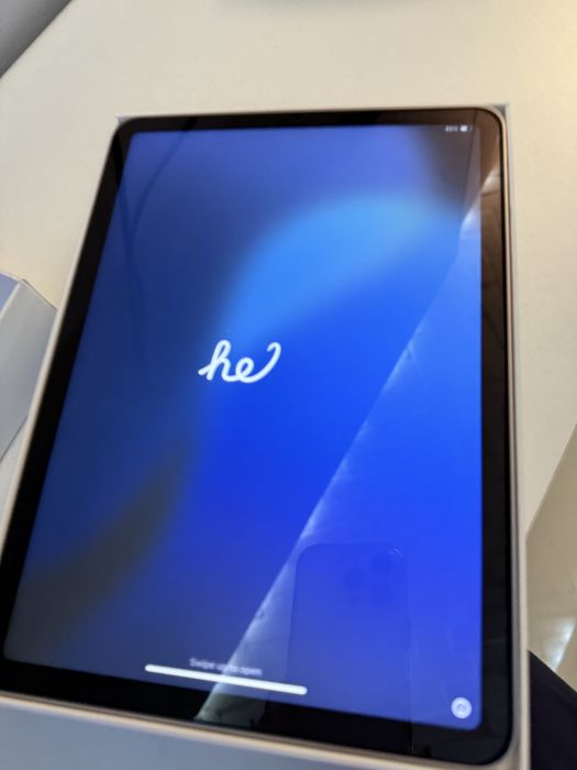 Tablet  iPad APPLE z 2024 jak nowy nie ma śladów użytkowania