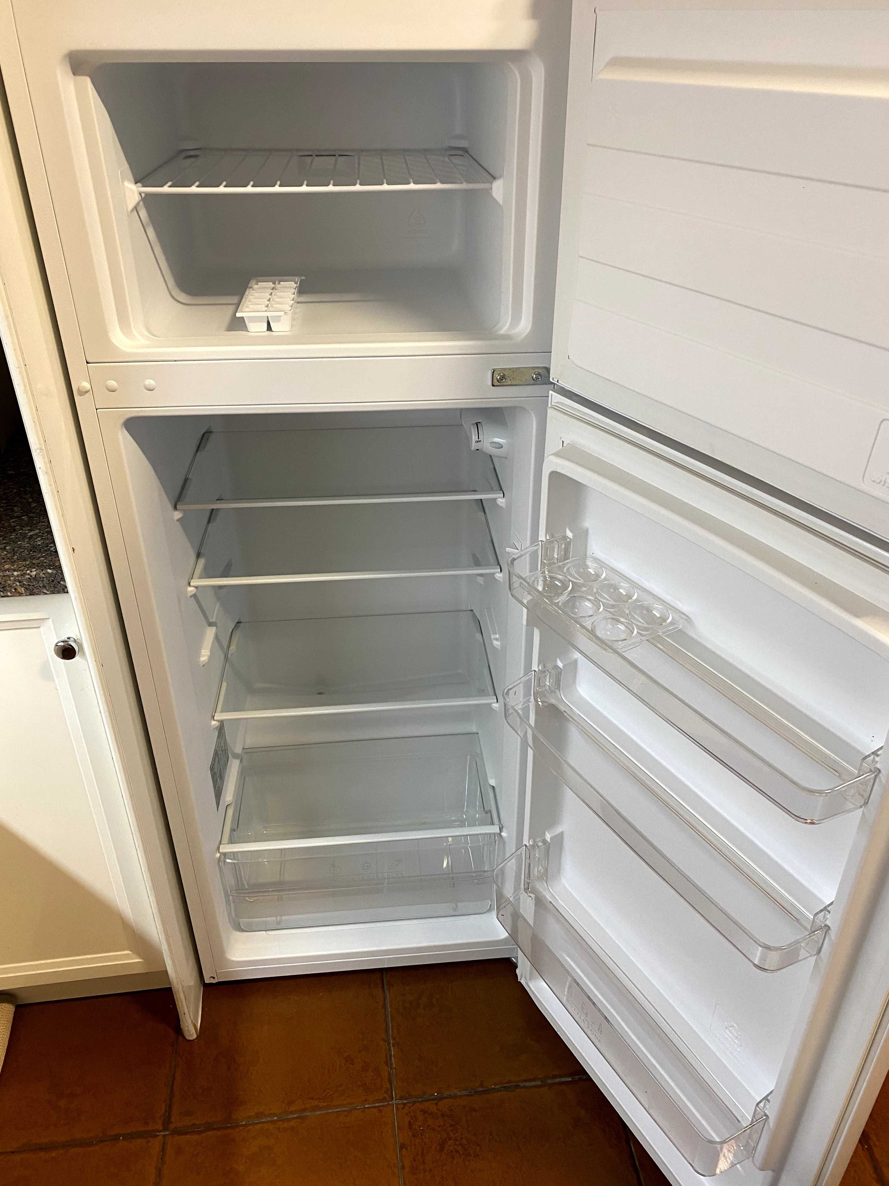 Frigorífico 140cm