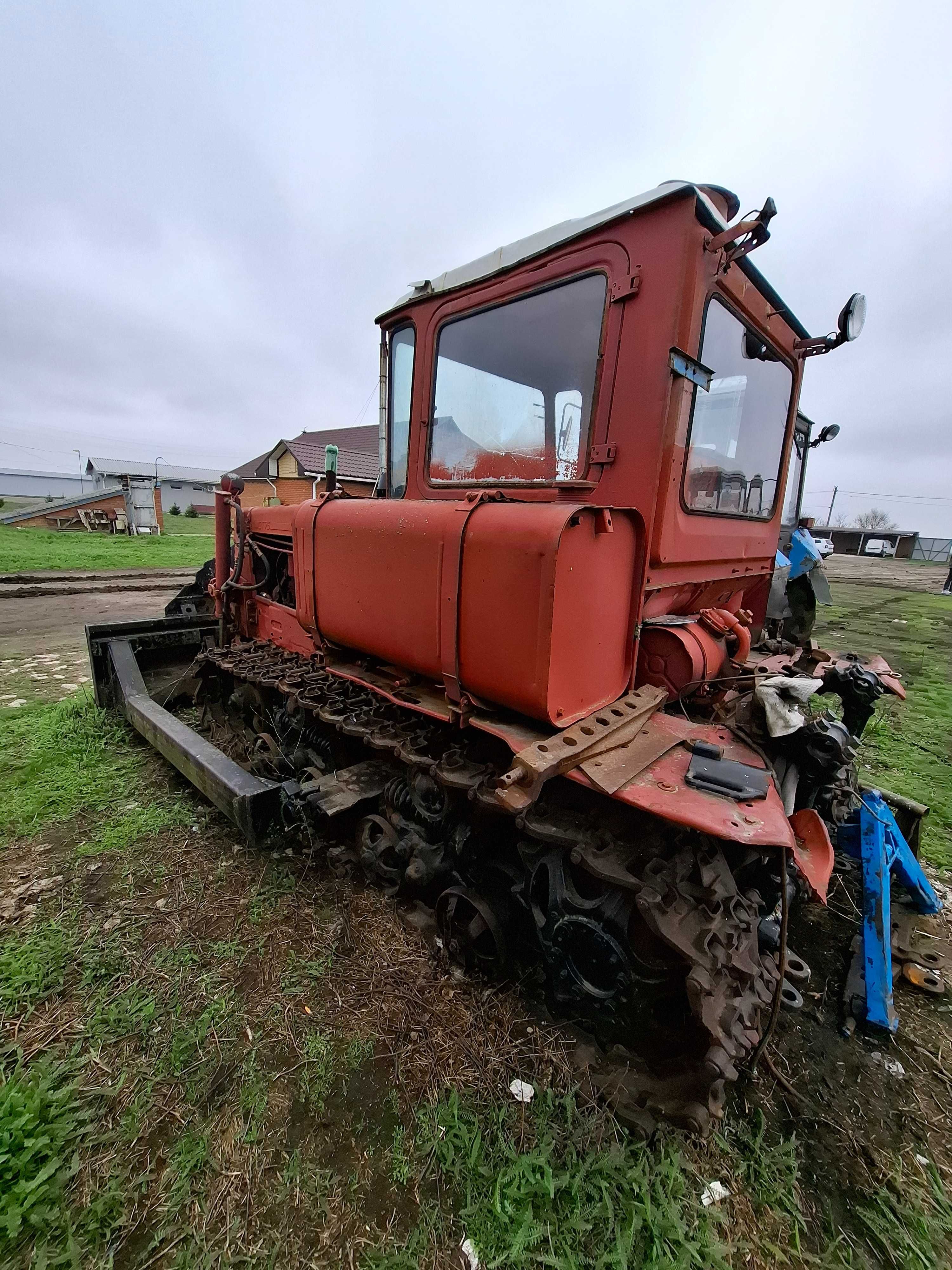 гусеничний трактор ДТ-75