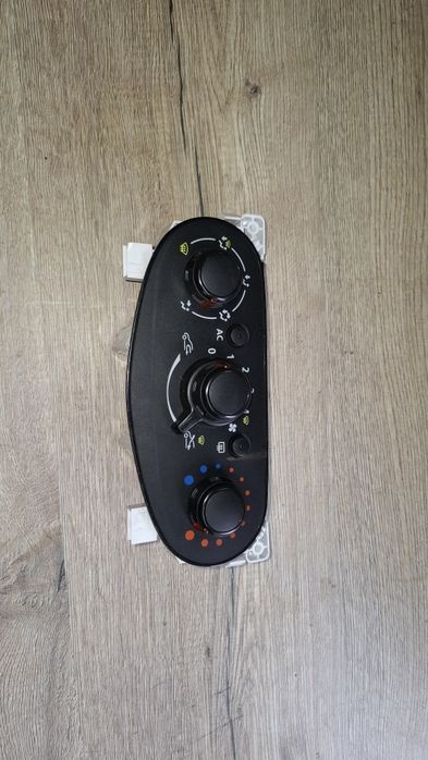 Блок управління пічкою Renault Sandero