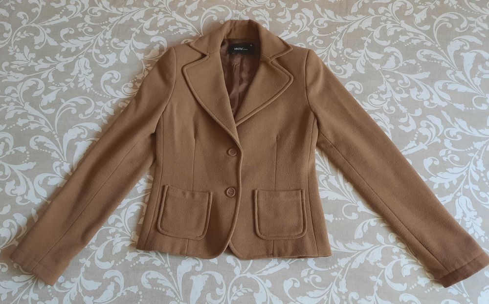 Casaco Jaqueta Senhra, Uscita