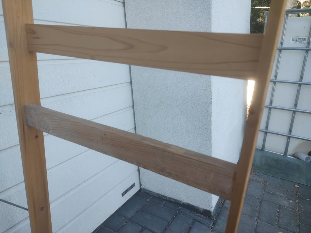 Szafa z drewna sosnowego i tkaniny plutna ikea