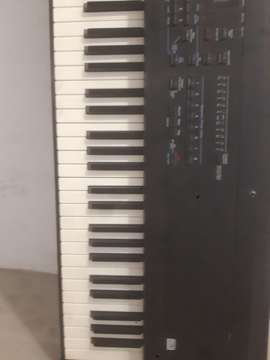 Ensoniq KR 88 syntezator