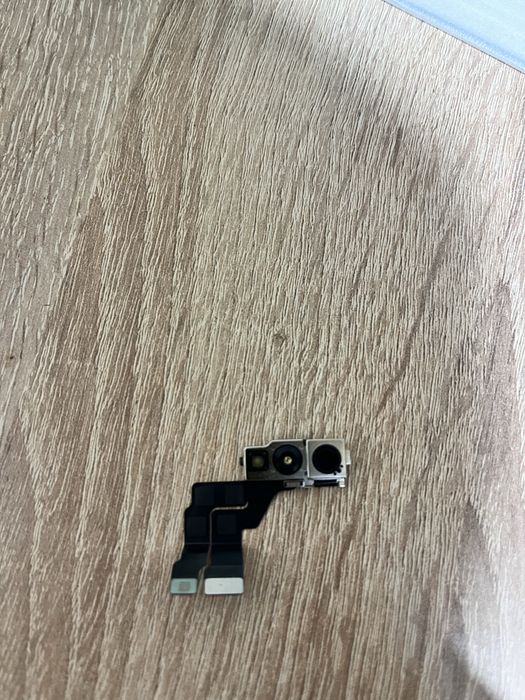 фронтальная камера  iPhone 14 Pro