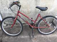 Bicicleta rapariga para restauro