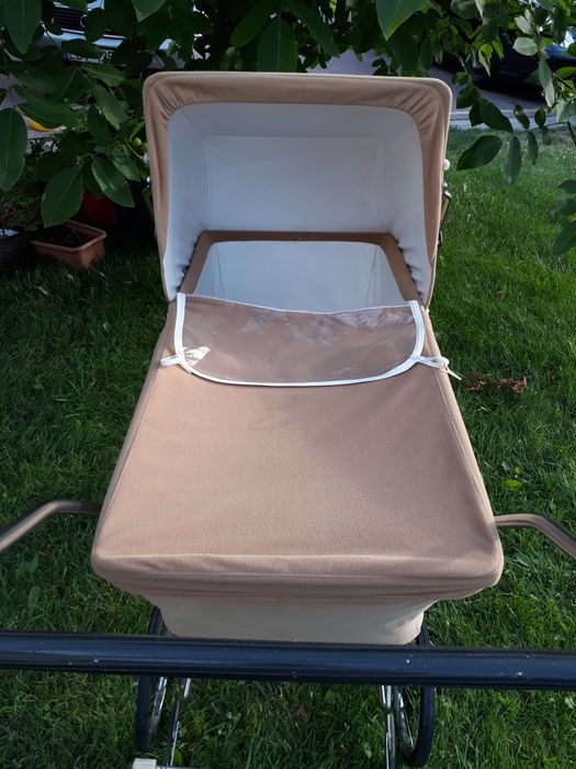 Wózek retro beżowy