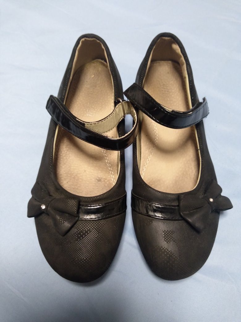 Pantofle, buty dziewczęce rozmiar 35 czarne