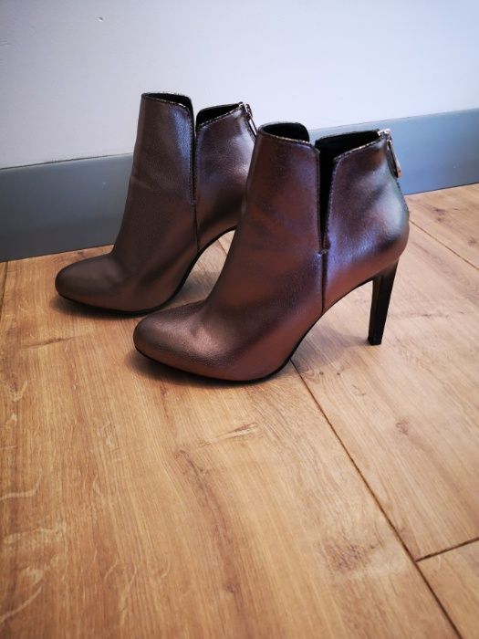 Botki na obcasie Zara r. 38