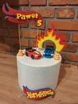 Zestaw Hot  Wheels  z masy cukrowej na tort urodzinowy, samochodziki