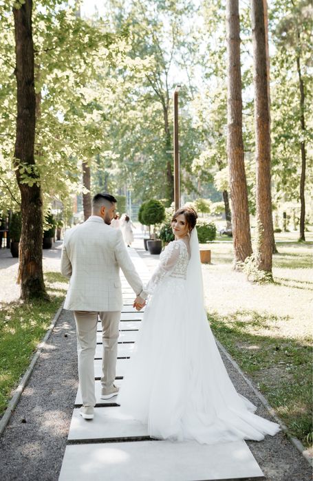 Продам або здам на прокат весільну сукню в ідеальному стані