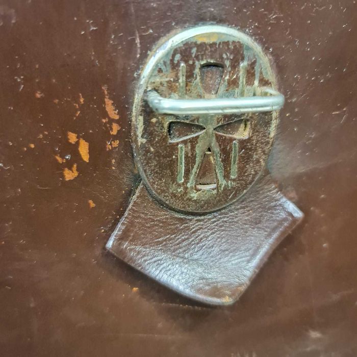 Pasta Executiva Vintage em Couro Castanho – Fecho Metálico