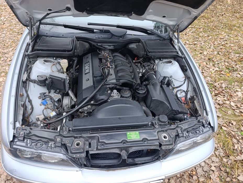 БМВ 1997 рік 2.0 газ/бензин