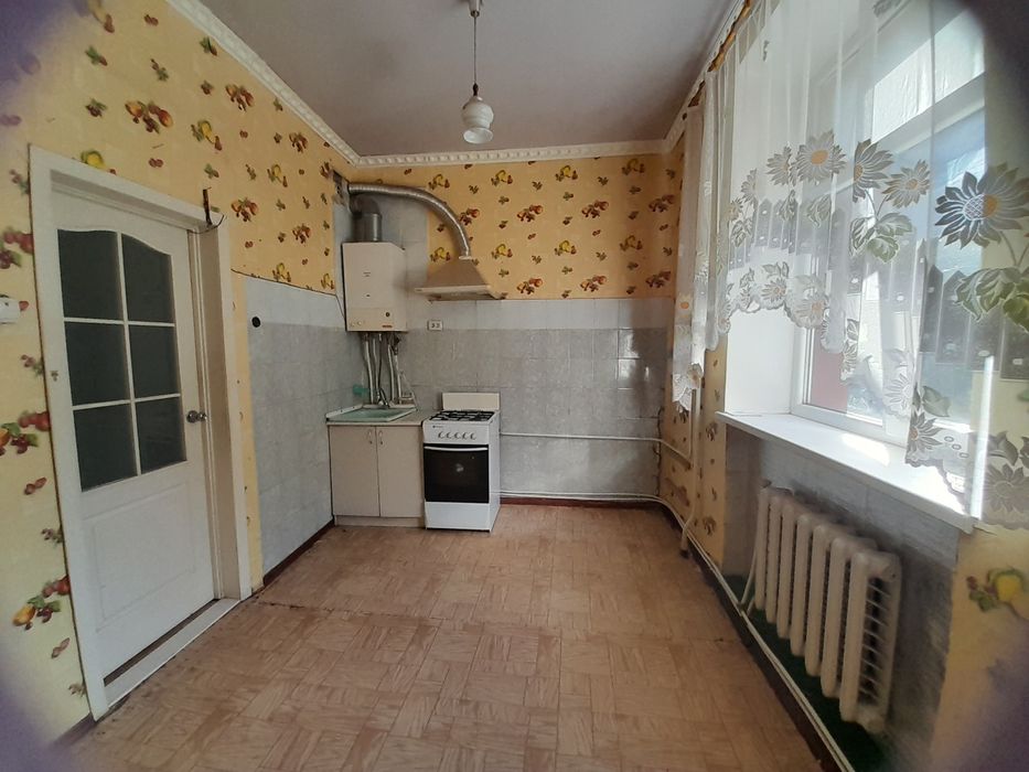 Продам 3х кімнатну квартиру/автономне газове  опалення/ КРЕС/ сталінка