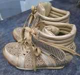 Buty na koturnie