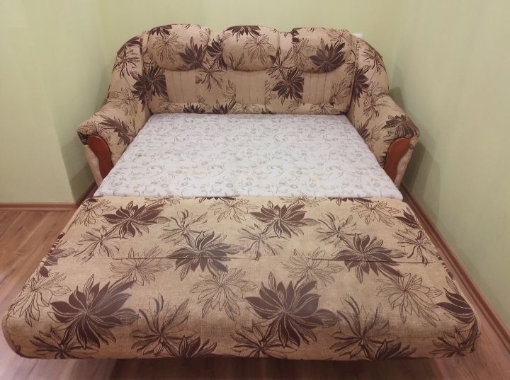 Диван розкладний гарної якості, розмір в розкладеному вигляді 190/200