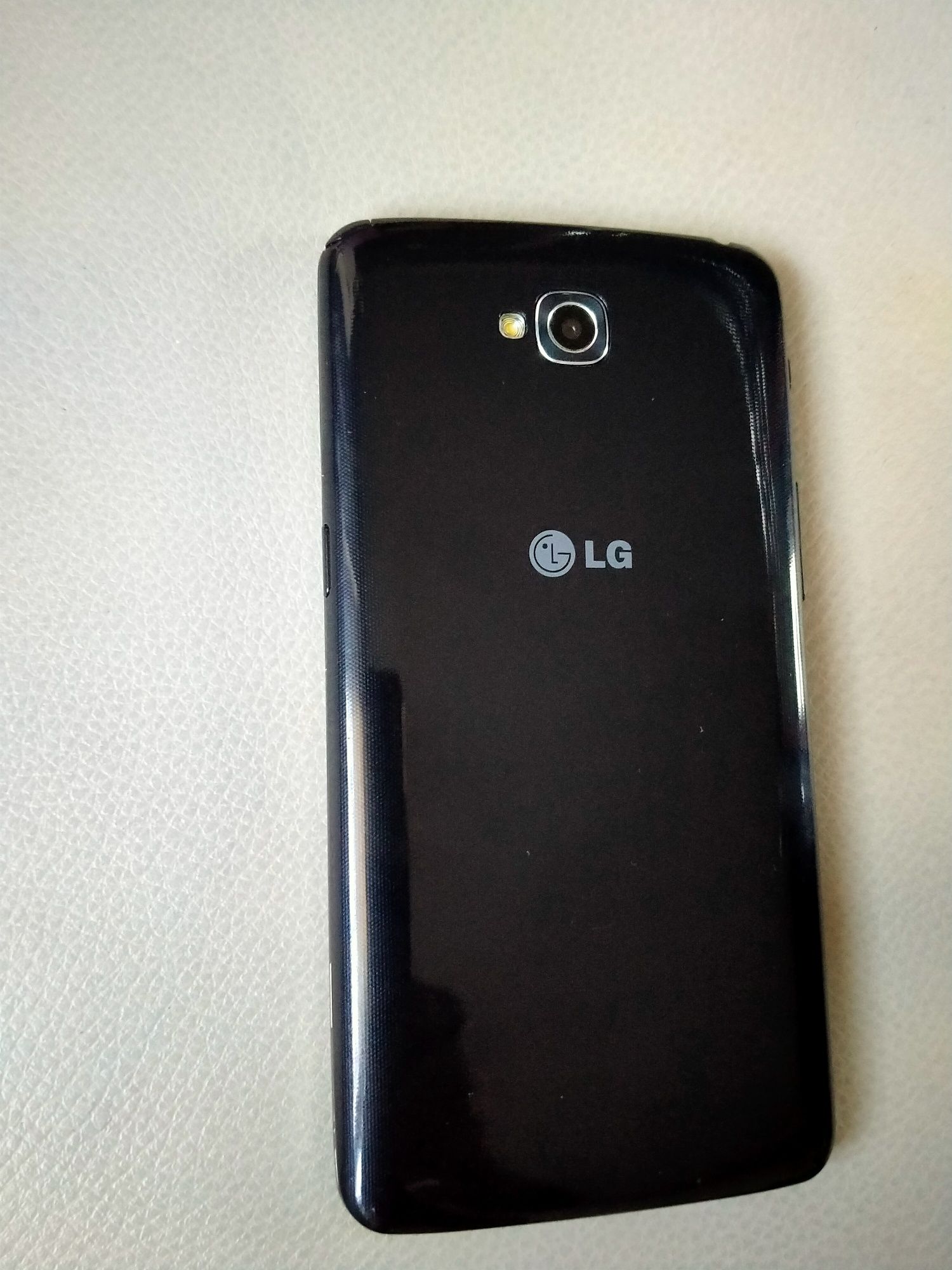 Телефон lg d 686