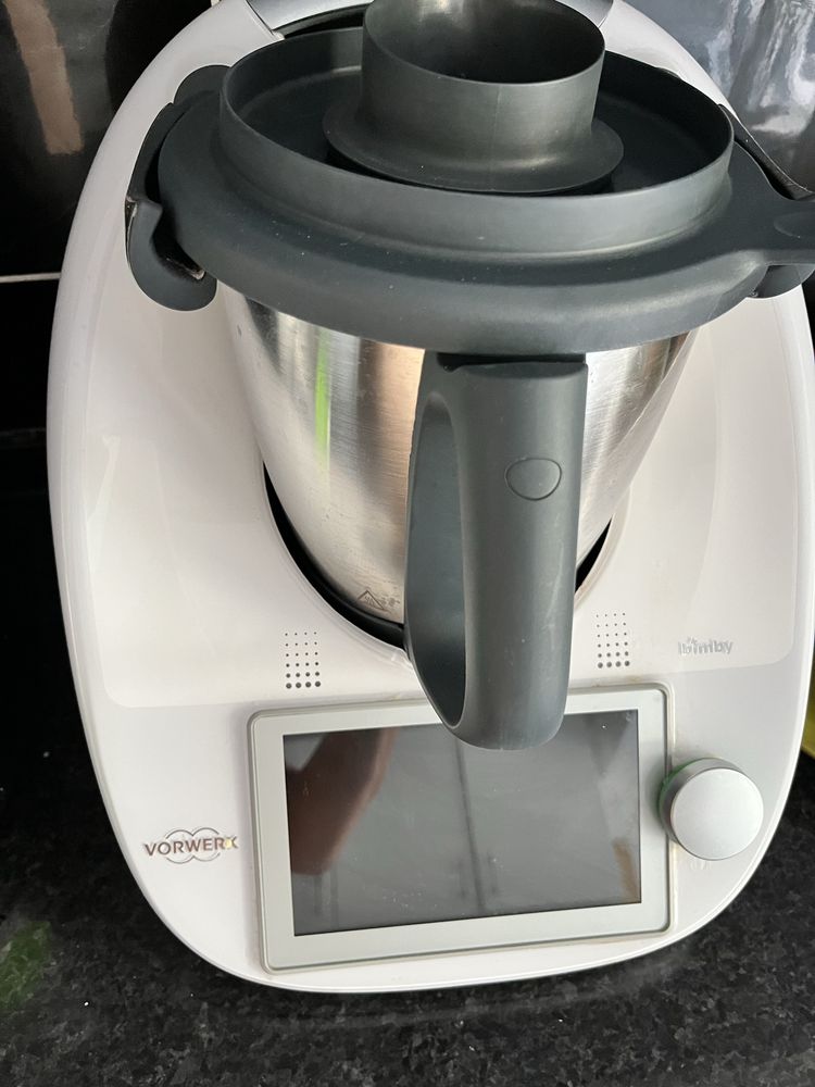 Vendo Bimby esta nova comprei 4 meses usada pouca vezes