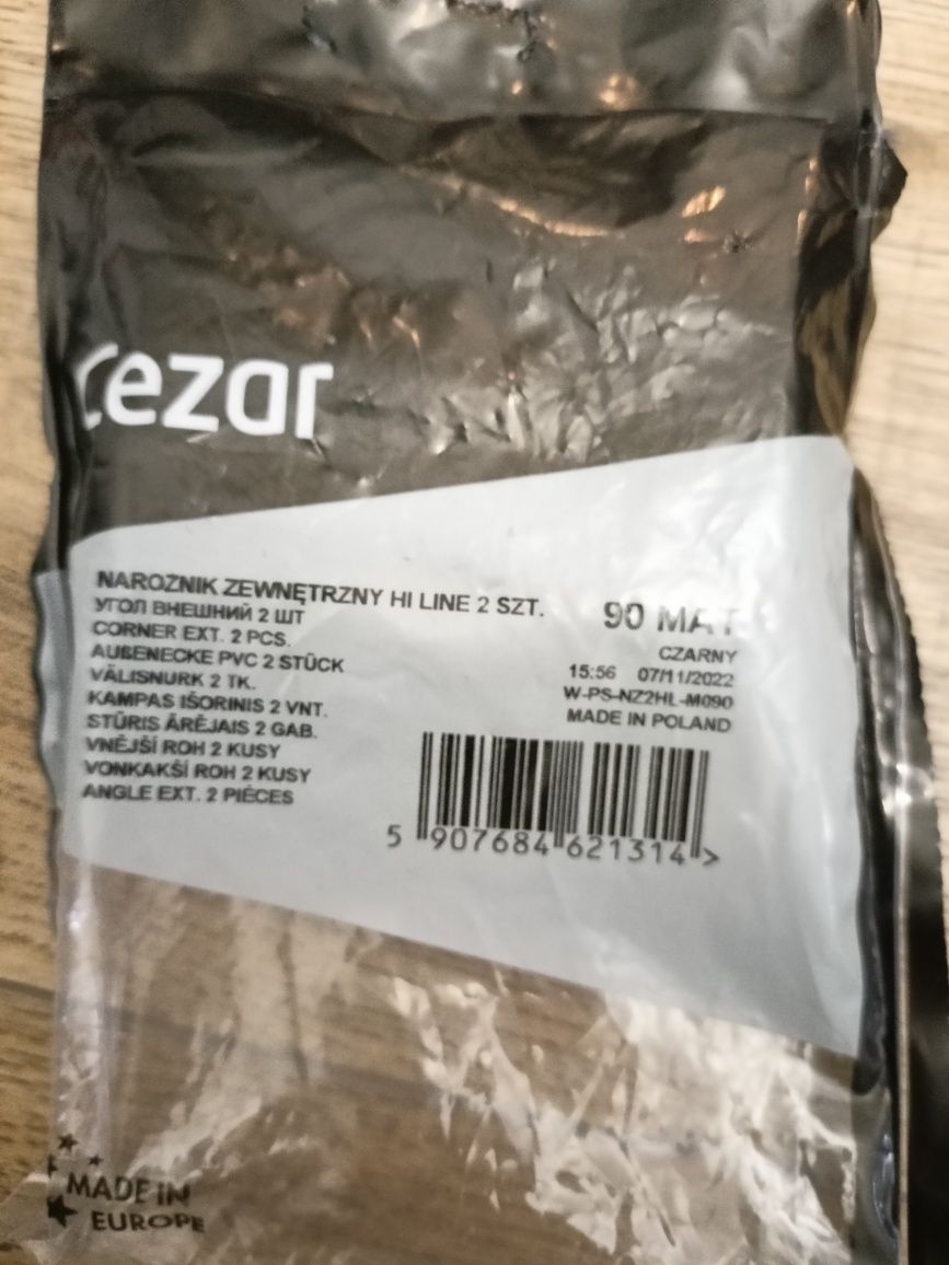 Cezar 90 mat czarny - wykończenie listw
