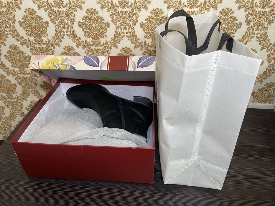 Жіночі шкіряні черевики на підборі