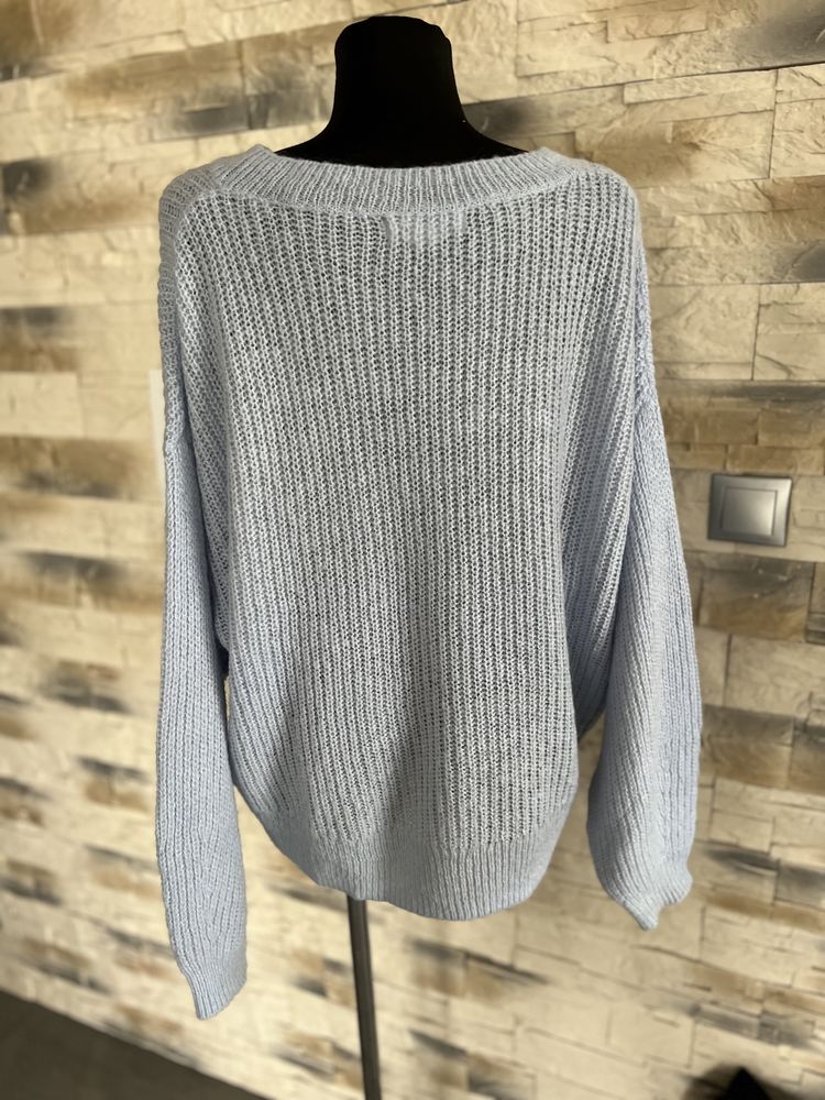 Błękitny sweter H&M