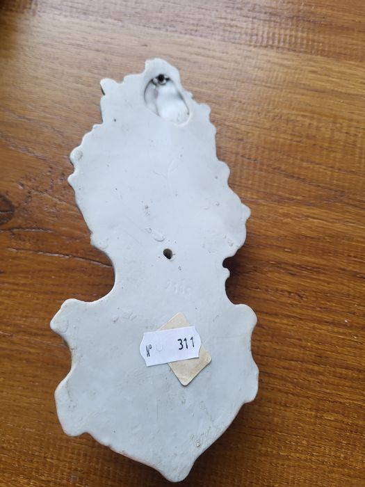 Stara biskwitowa kropielnica Dzieciątko Jezus