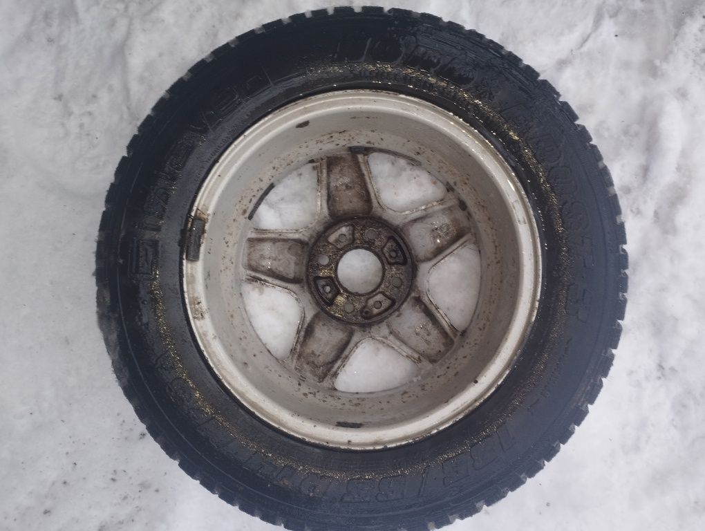 Гума зимова 185/65 R14 шипована на титанових дисках