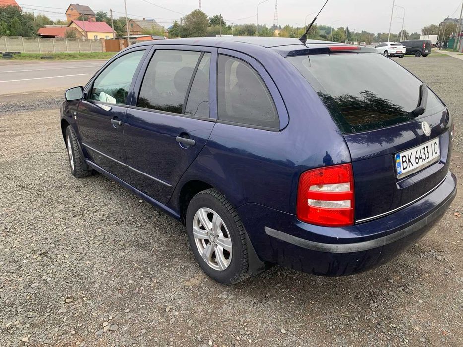 Надійна Skoda Fabia універсал 2002 року