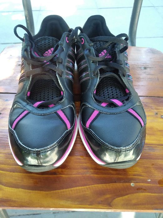 Продам кроссовки Adidas женские размер 39 длина по стельке 24 см