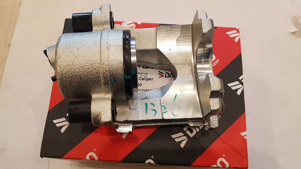 Zacisk hamulcowy Audi  A1 A3 8L 96-03 A3 8P 04-12 FABIA II 99-14 przód